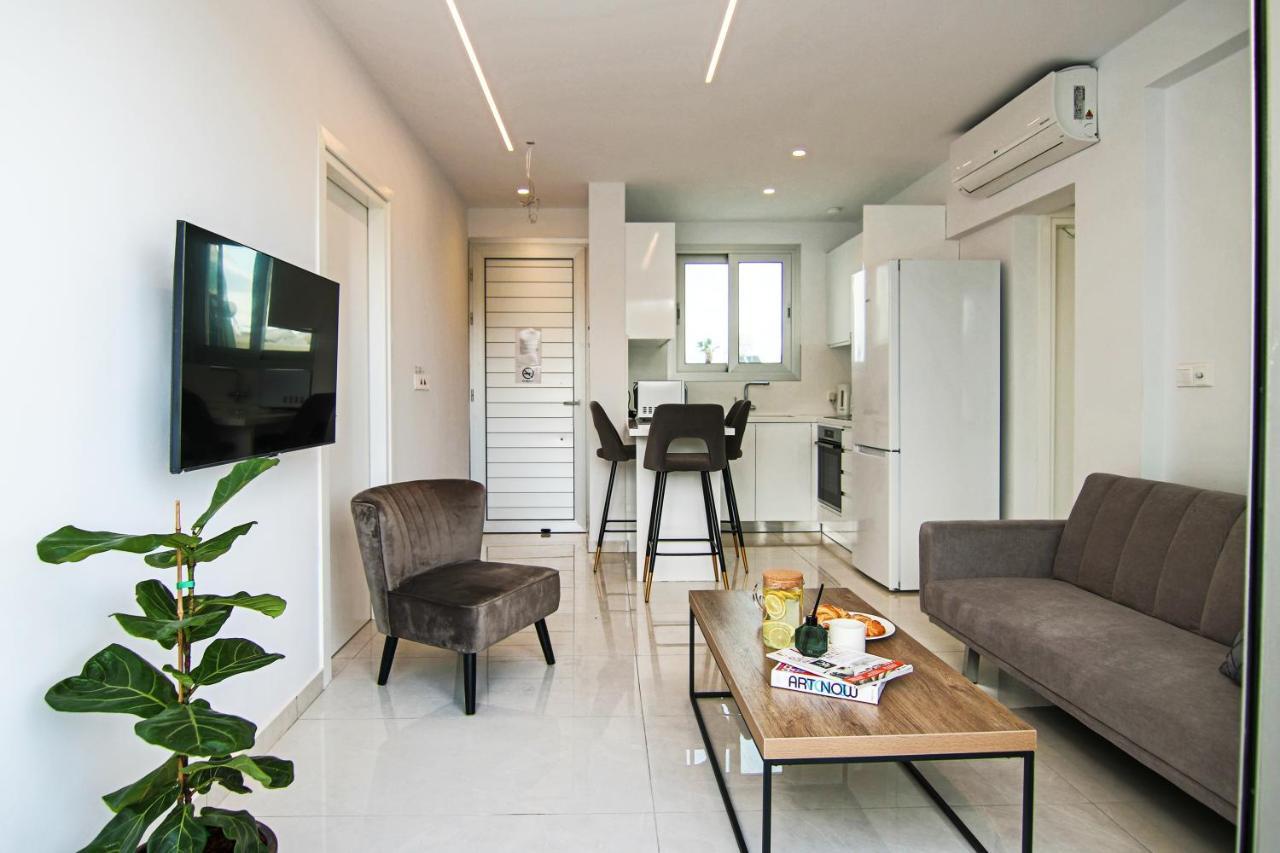 Phaedrus Living - Seaside Executive Flat Harbour 208 Apartment Paphos Exterior photo